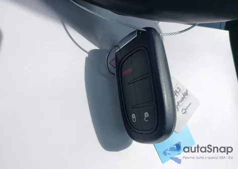 2019 Jeep Cherokee Latitude Plus 4X4 из США, поврежденный, VIN 1C4PJMLB5KD181463